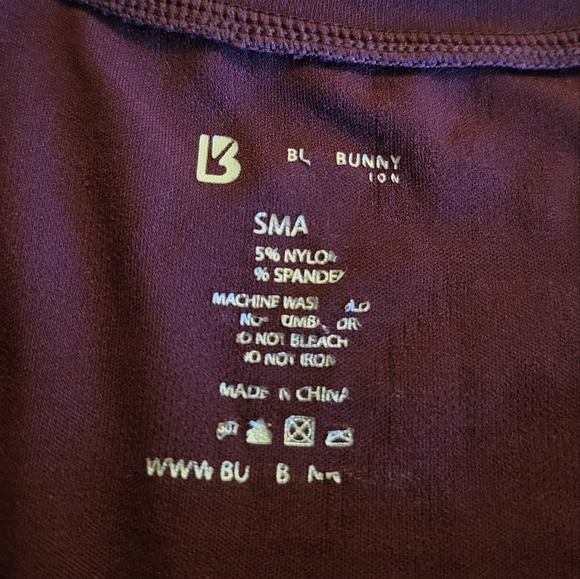 BUFFBUNNY CROP TOP - Picture 3 of 3